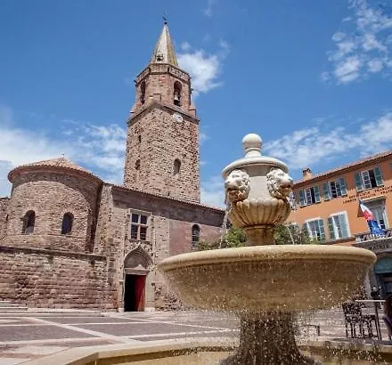 Le Cocon Du Centre Historique - Climatise Au Coeur Du Centre Historique De Situe Dans Le Centre Historique De Frejus, 10 Min De La Apartment *